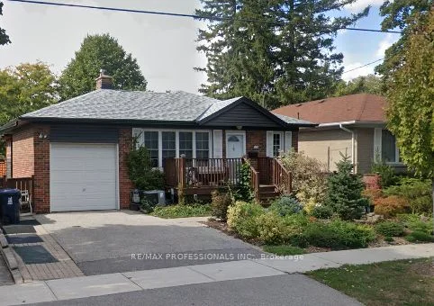 102 Paulart Drive, Toronto W08, ON M9B 3V9