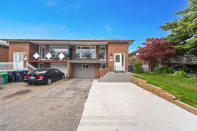 Semi-Detached in Mississauga