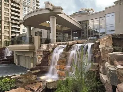 Condo Apartment in Mississauga