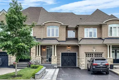Att/Row/Townhouse in Milton