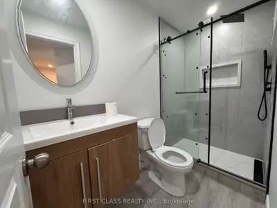 Att/Row/Townhouse in Mississauga