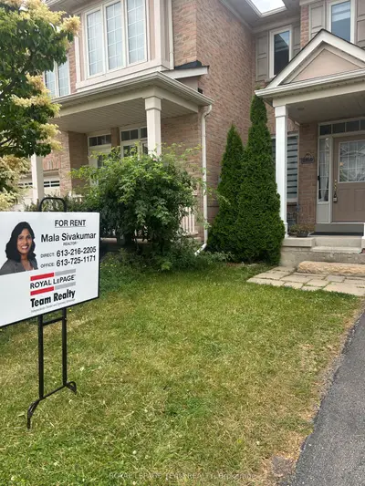 Att/Row/Townhouse in Oakville