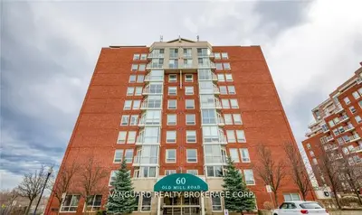 Condo Apartment in Oakville