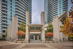 1 Elm Drive W 1212, Mississauga, ON L5B 4M1