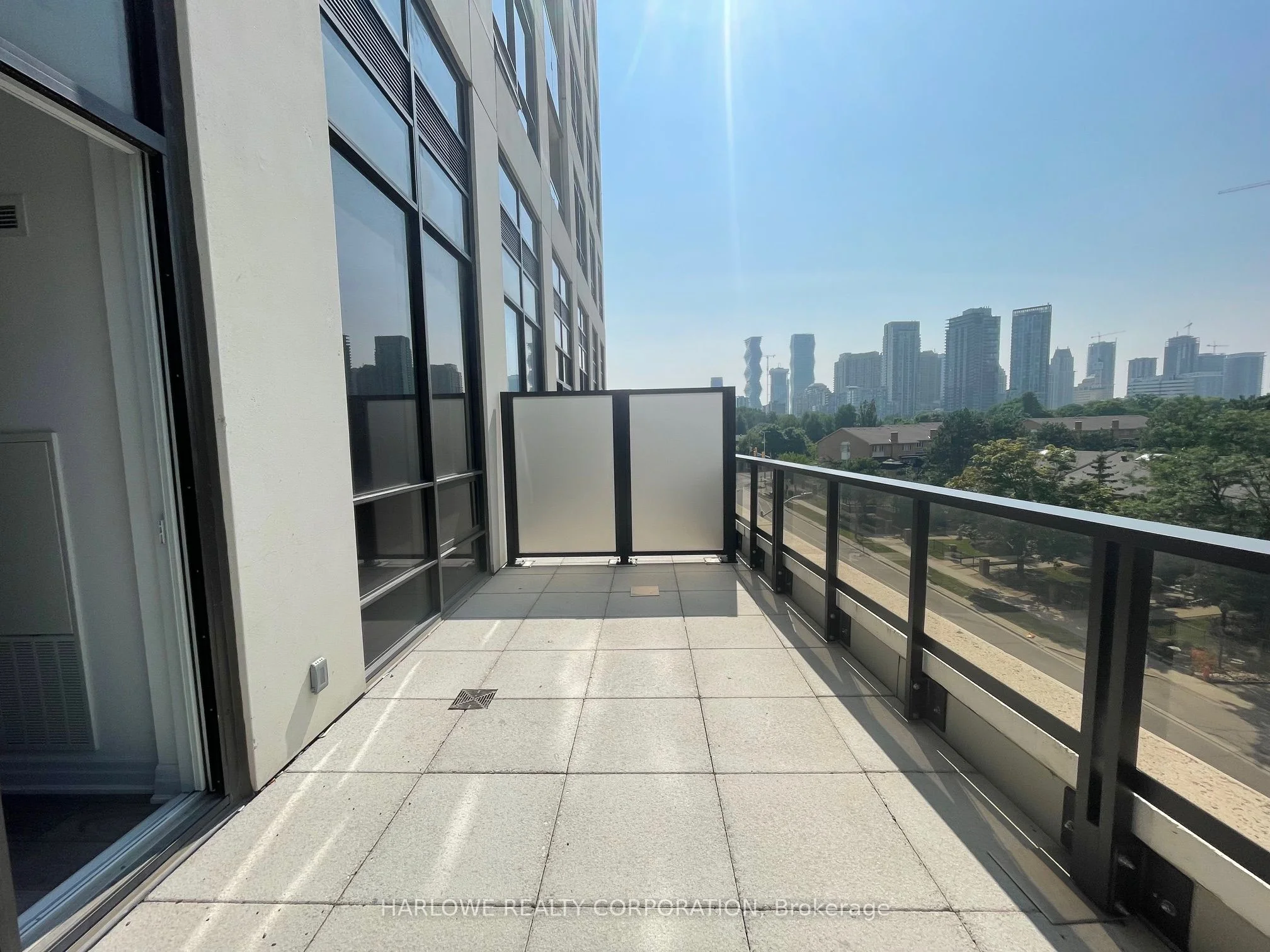 36 Elm Drive 501, Mississauga, On L5b 0n3