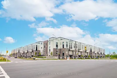 Condo Townhouse in Milton