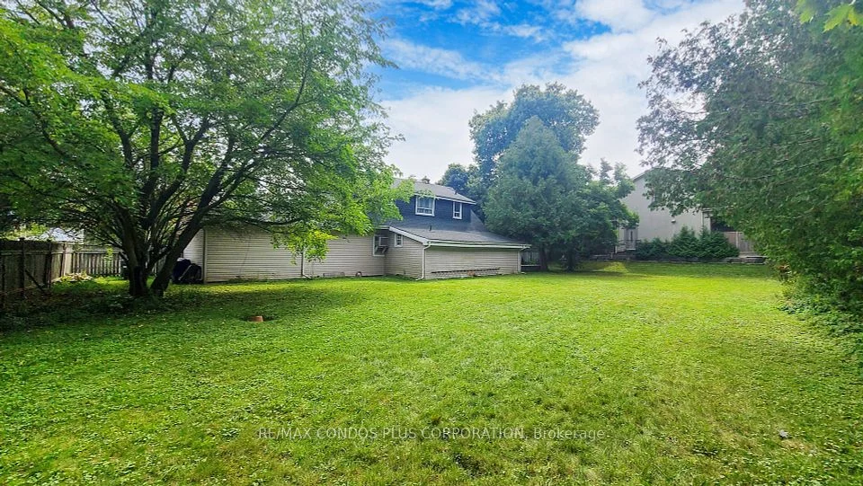 509 Lakeshore Road W, Oakville, ON L6K 1G6