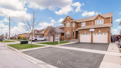 Detached in Brampton