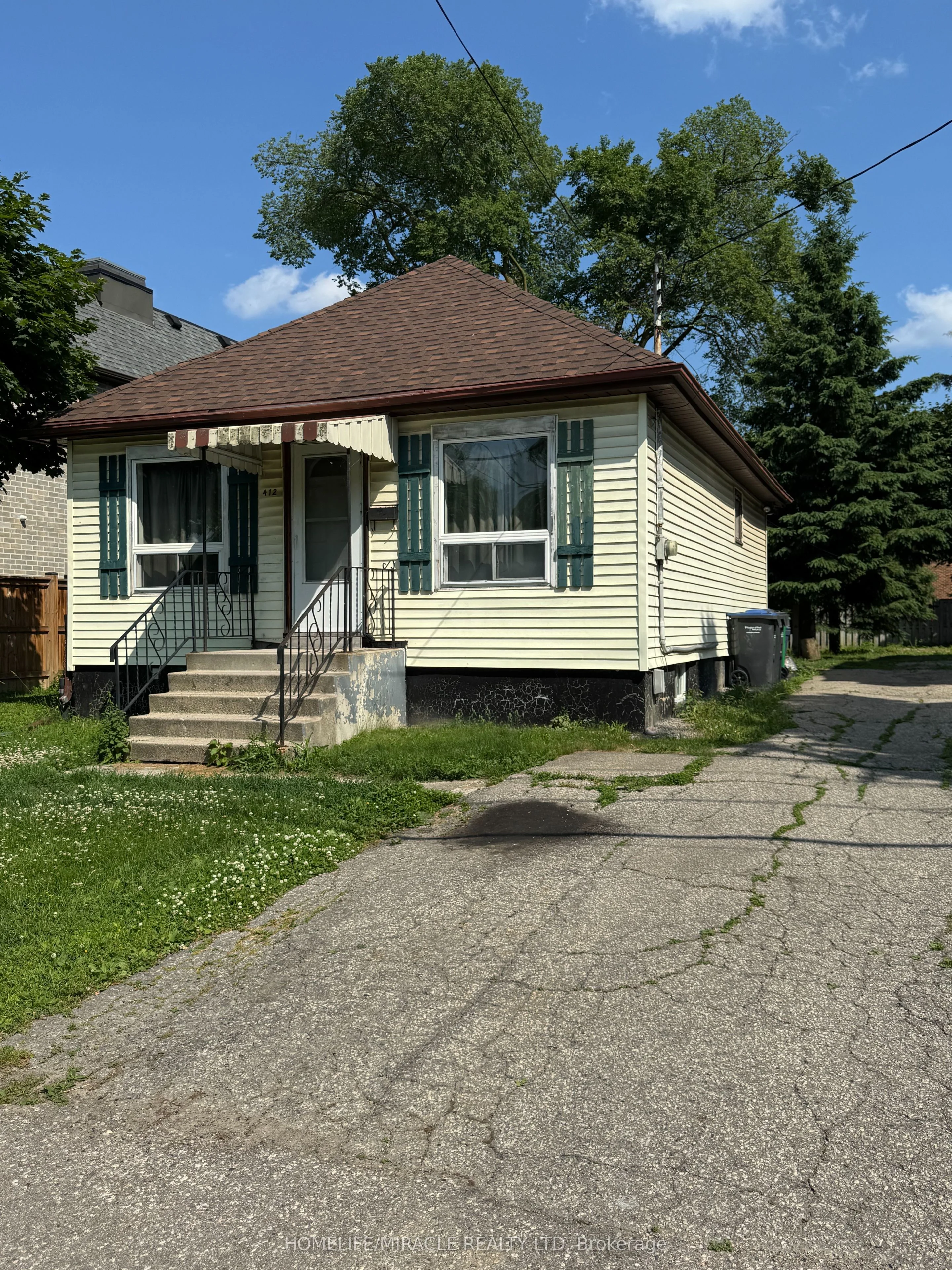 412 Atwater Avenue, Mississauga, ON L5G 2A3