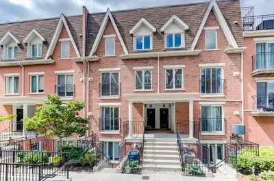 Condo Townhouse in Toronto