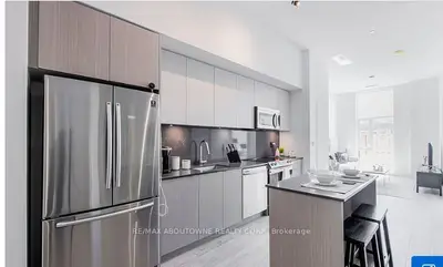 Condo Apartment in Oakville