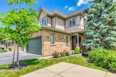 Condo Townhouse in Mississauga