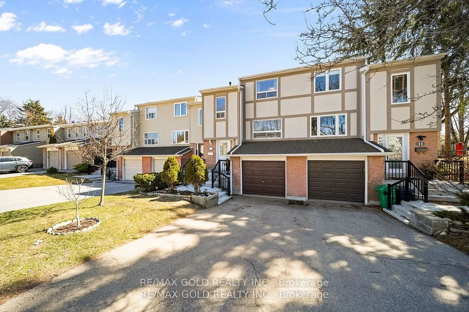 1050 Shawnmarr Road 10, Mississauga, On L5h 3v1