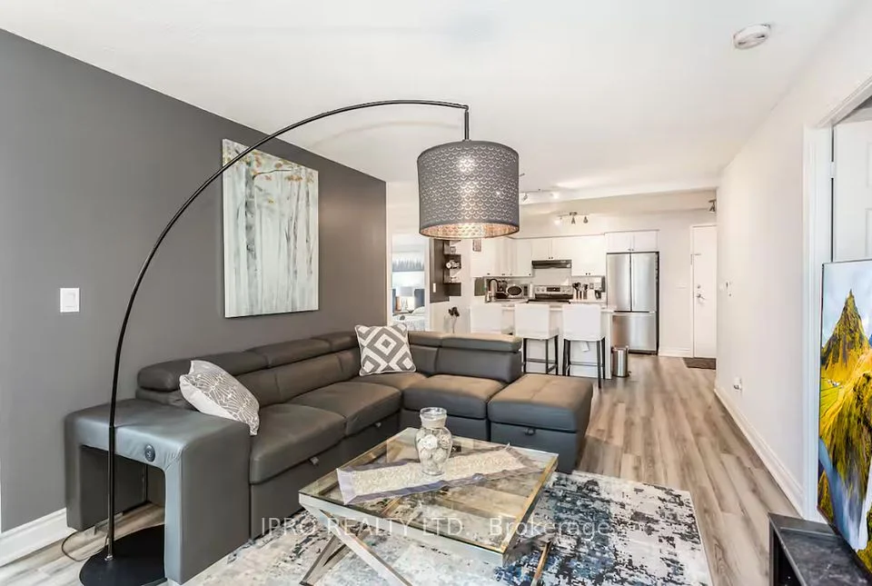 3888 Duke Of York Boulevard 933, Mississauga, On L5b 4p5