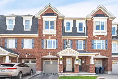 Att/Row/Townhouse in Brampton