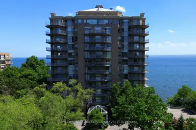 Condo Apartment in Burlington