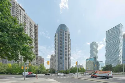 Condo Apartment in Mississauga