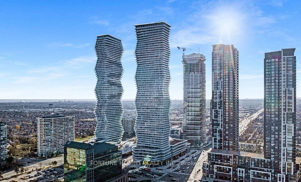 3900 Confederation Parkway 2707, Mississauga, ON L5B 0M3
