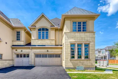 Att/Row/Townhouse in Oakville