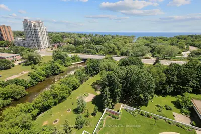 Common Element Condo in Mississauga