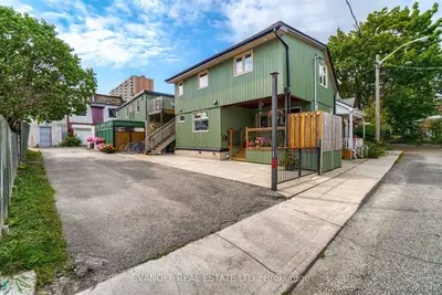 Triplex in Toronto