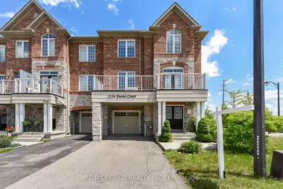 Att/Row/Townhouse in Milton