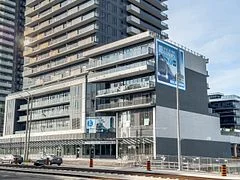 Co-op Apartment in Mississauga
