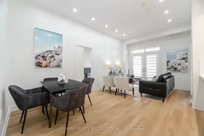 Condo Townhouse in Oakville