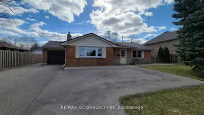 Detached in Burlington