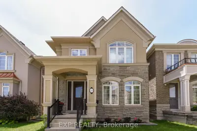 Detached in Oakville