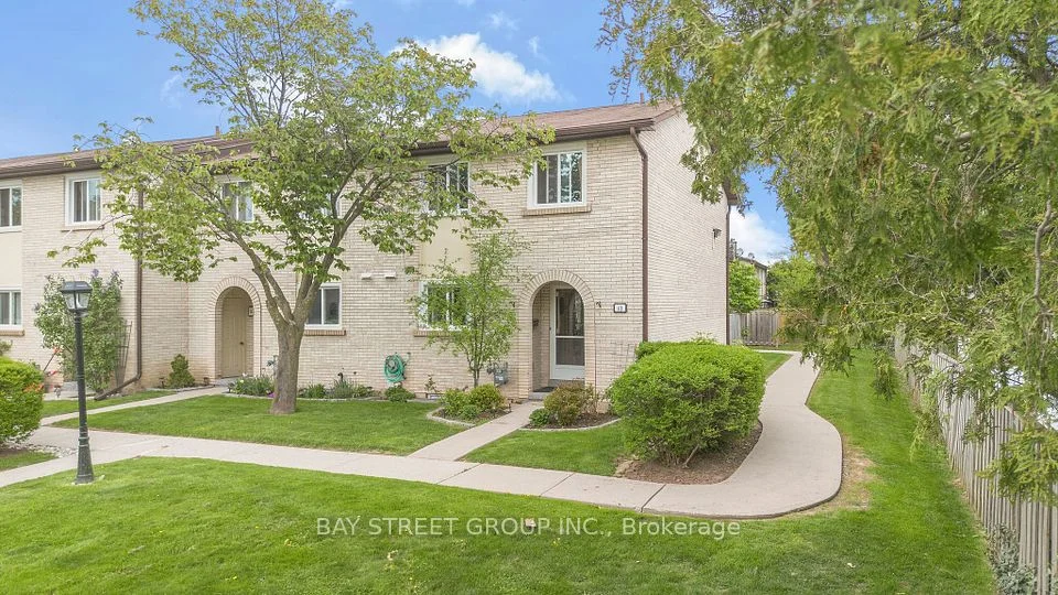 41 Nadia Place 30, Oakville, ON L6H 1K1