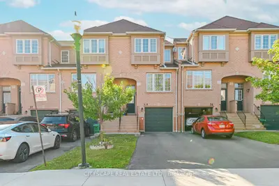 Condo Townhouse in Mississauga