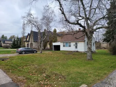 Detached in Oakville