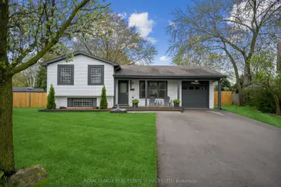 Detached in Burlington