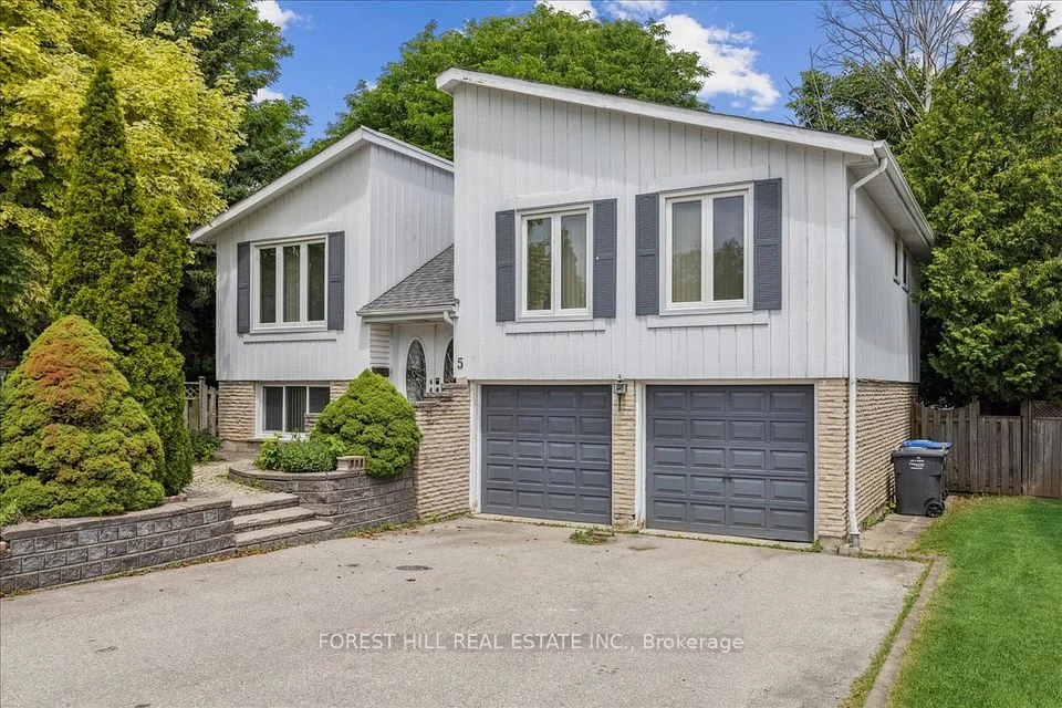 5 Helsinki Mews, Mississauga, ON L5N 1K3