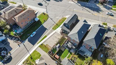 Duplex in Toronto