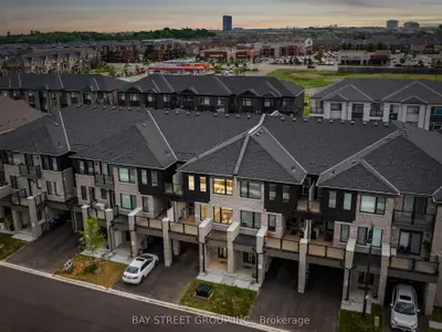 Att/Row/Townhouse in Brampton