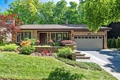 1933 Four Seasons Drive, Burlington, ON L7P 2Y3