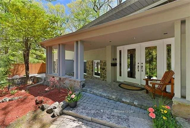 11 Ripplewood Road, Toronto W08, ON M9A 3H8