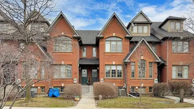 Condo Townhouse in Toronto