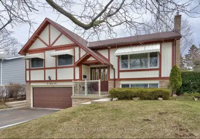 Detached in Burlington