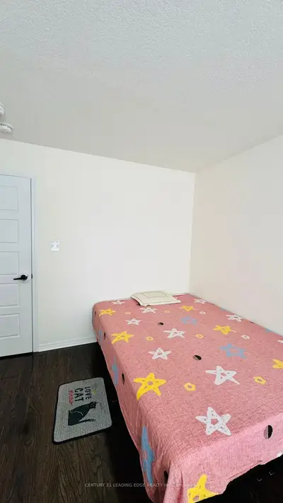 Att/Row/Townhouse in Brampton