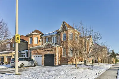 Semi-Detached in Mississauga