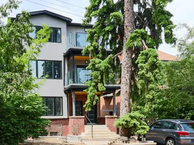 Triplex in Toronto
