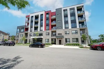 Common Element Condo in Oakville