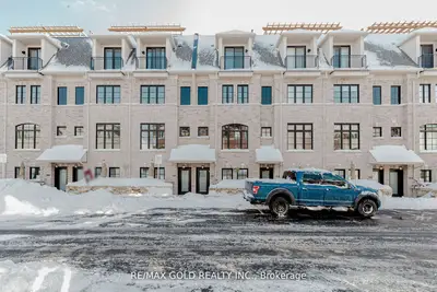 Condo Townhouse in Mississauga