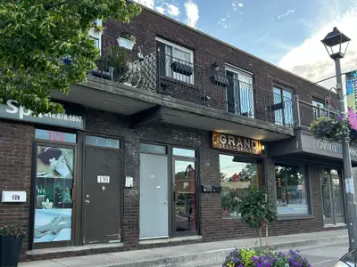 Att/Row/Townhouse in Oakville