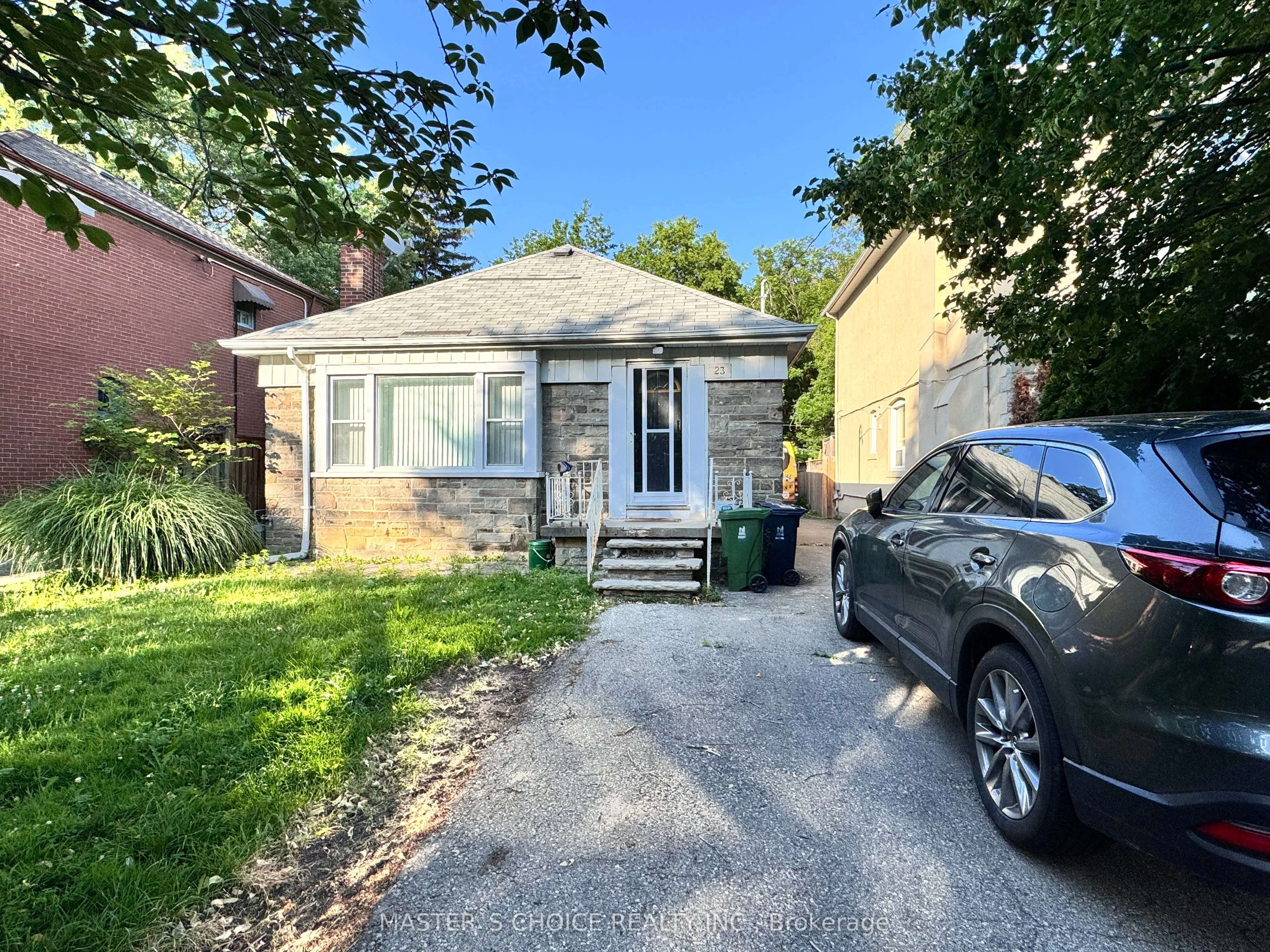 23 Monkton Avenue, Toronto W07, ON M8Z 4M9