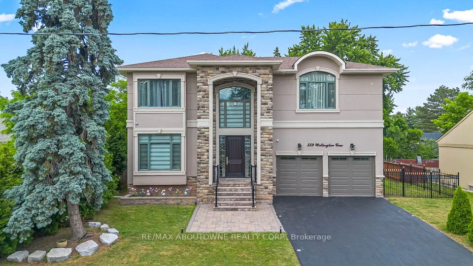 569 Wellington Crescent, Oakville, ON L6L 4V7