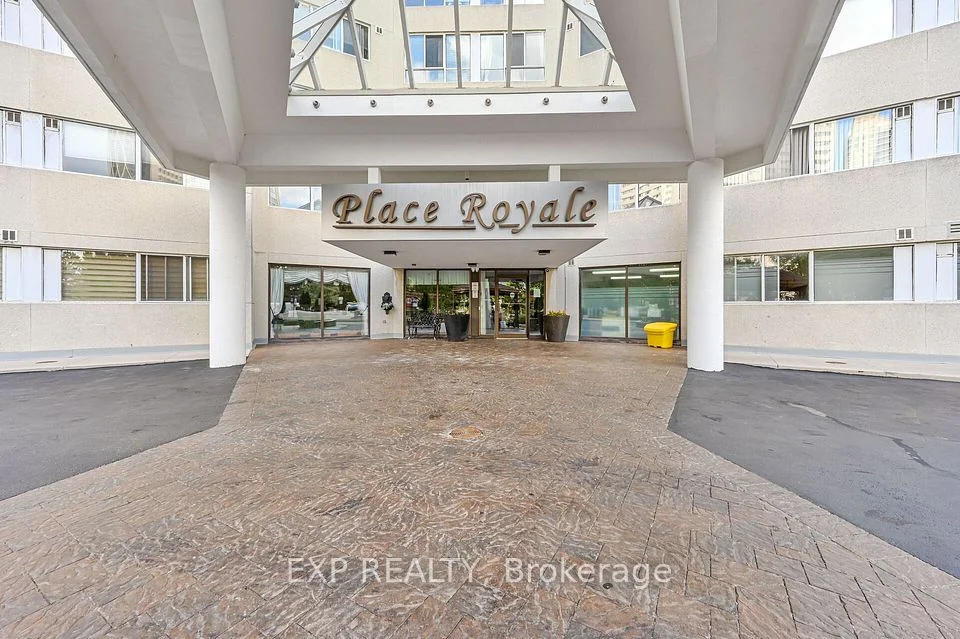 3695 Kaneff Crescent 1404, Mississauga, ON L5A 4B6